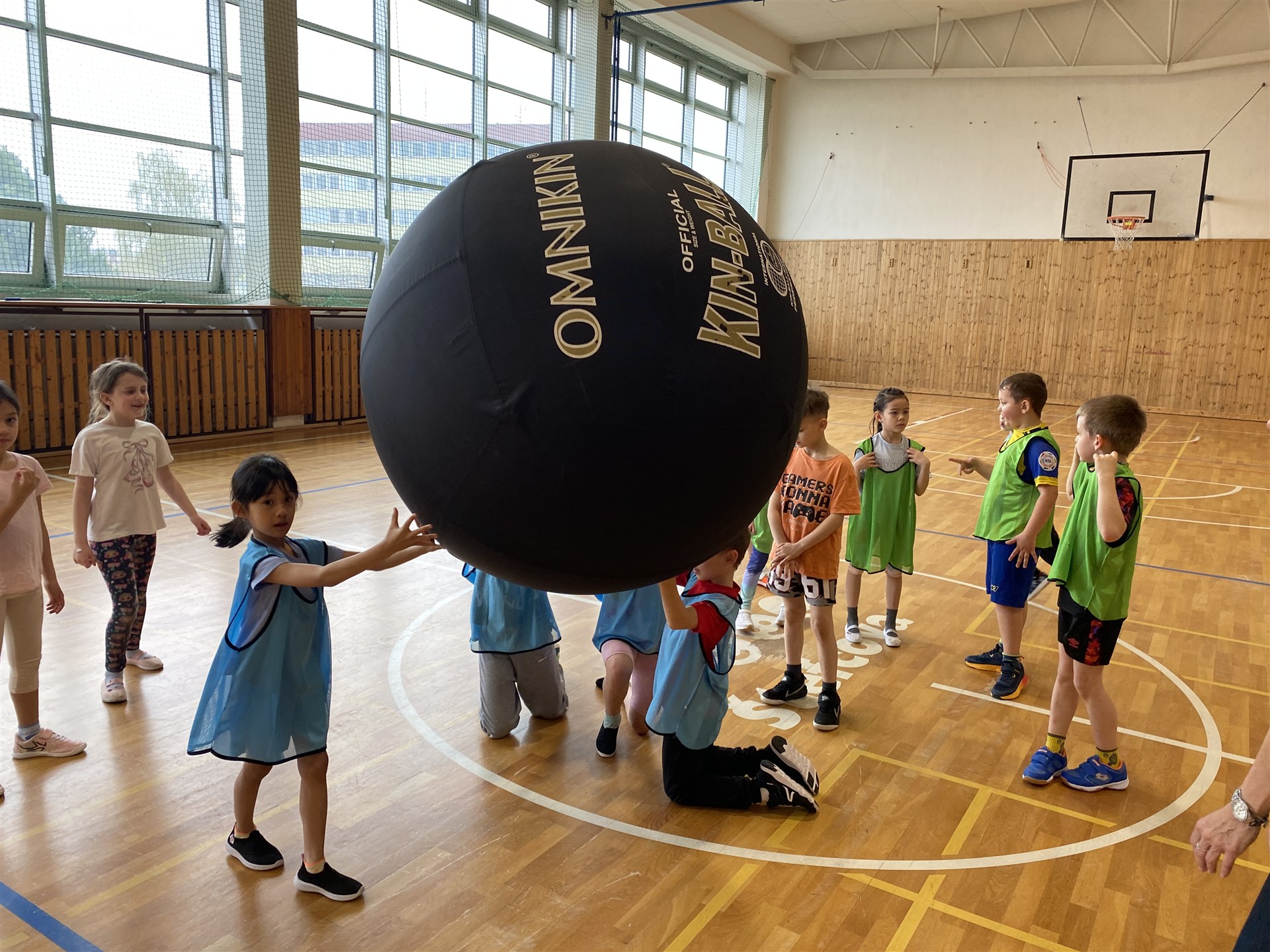 Kin-Ball